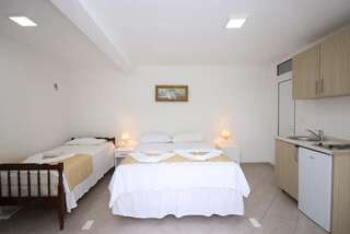 Виллы Vila Nikezić Сутоморе Вилла с собственным бассейном-3